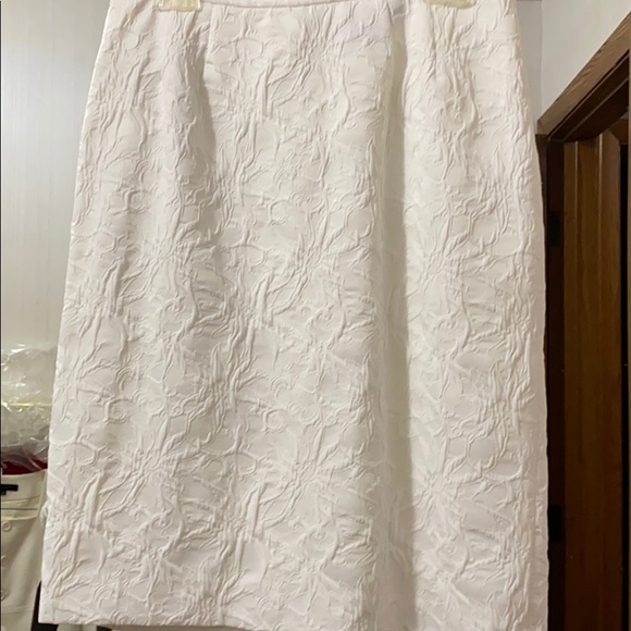 Classy Kasper 3 piece Suit - Picture 7 of 8